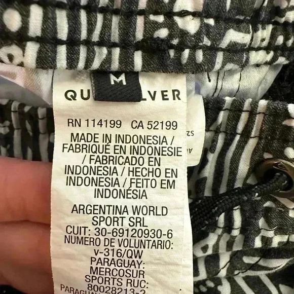 Quiksilver Men's Voodoo Volley Shorts Black White Pockets Drawstring EUC - Picture 6 of 12